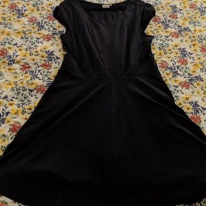 Eshakti cap sleeve dress